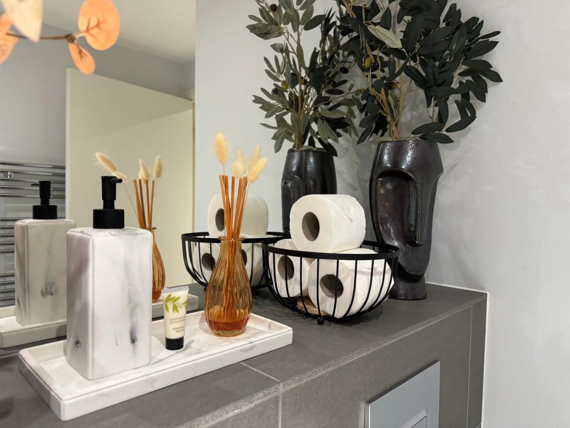 Private Cozy & Stylish Room In A Shared Flat In Edinburgh *